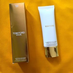 Tom Ford Soleil, Glow Tinted Moisturizer Broad Spectrum SPF 15. 1.7oz 9.5 WA